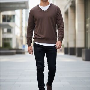 GAP Men's Deep Brown V-Neck Sweater